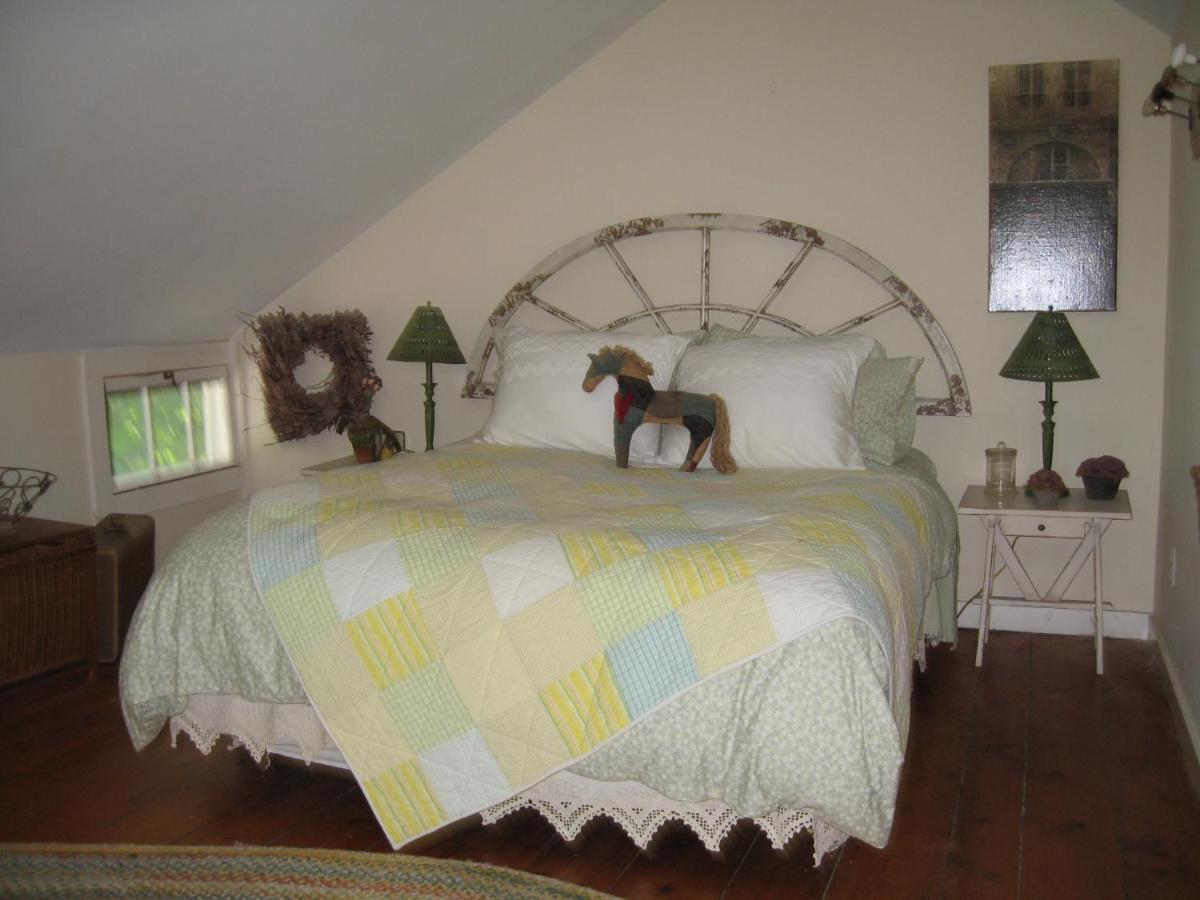 Clinton Corners B&B On Seven Acres With Private Bed & Bath מראה חיצוני תמונה